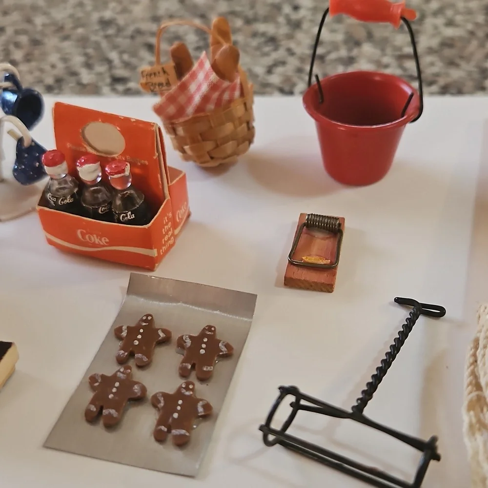 Vintage Miniature Dollhouse/Shadow Box Accessories Set - Picture 8 of 12